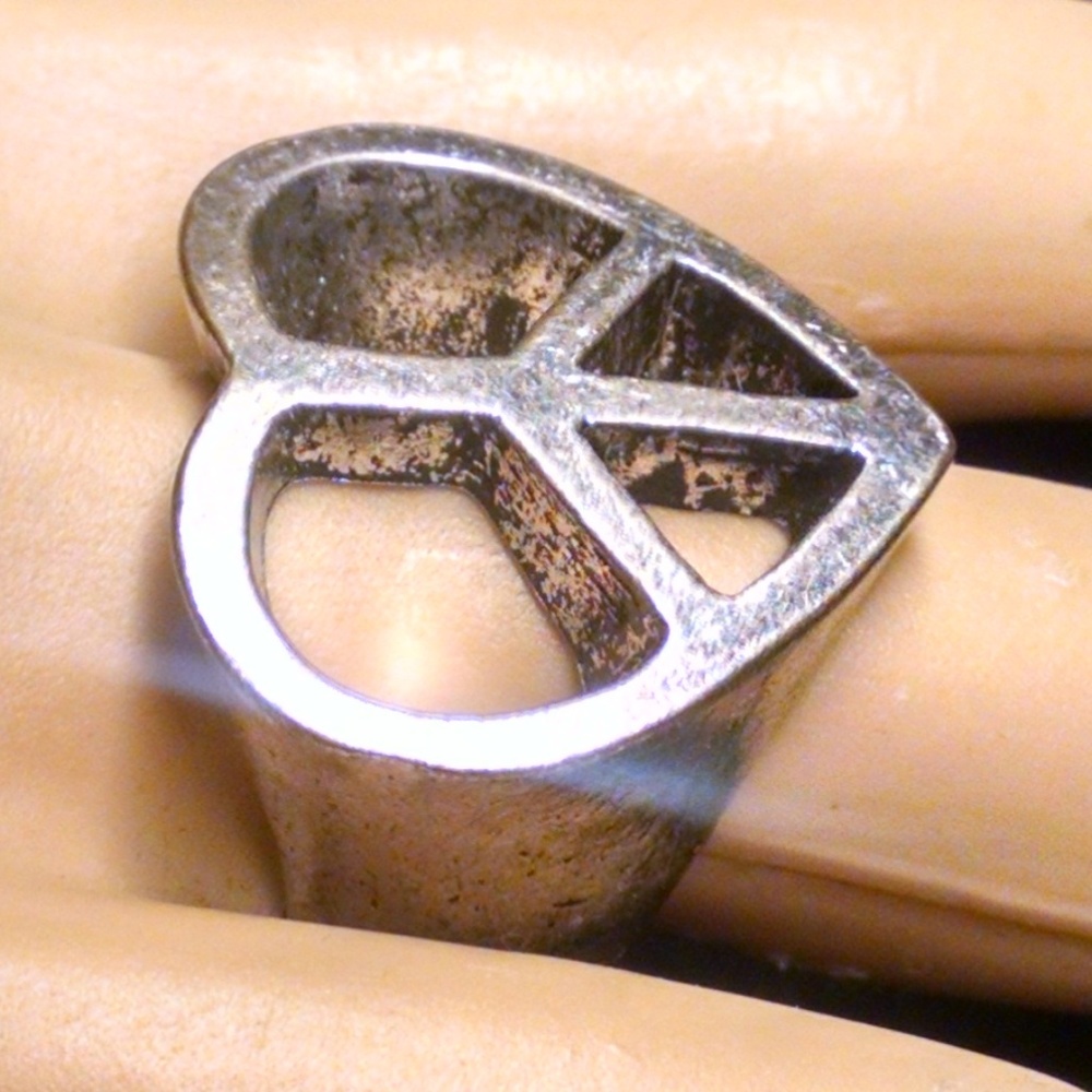 Rare Vintage Antique Style Heart Peace Sign Ring - Picture 2 of 14